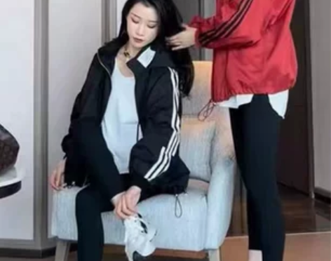 LH-10.10-45号2208-2冲锋衣...