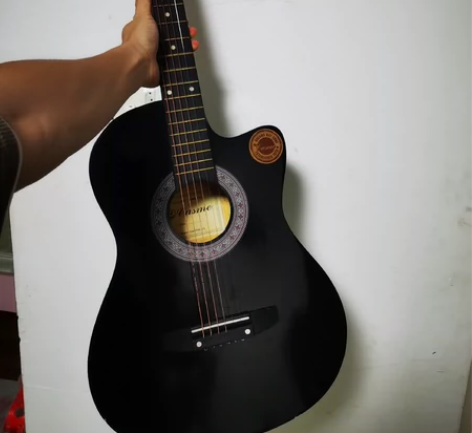 casme木吉他，断了一根弦 便宜处理周浦...