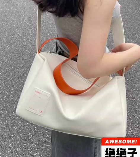 仓库找到一批阿迪赠品旅行包，以前做代购留下...