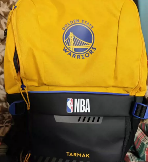 迪卡侬全新篮球包，（买回家商标拆了孩子就没...