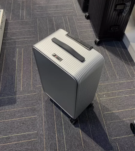 【展厅样品特价】日默瓦途加同款 前开盖登机...