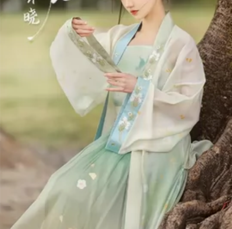 桔屿汉服整套s码二手物品默认有瑕疵不退不换...