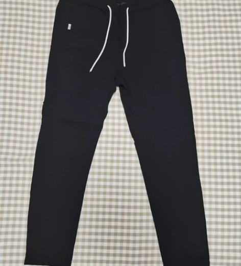 黑色休闲运动长裤 几乎全新便宜出了喜欢带走...