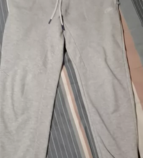 Uzis束脚运动长裤，成色自观，l码175...