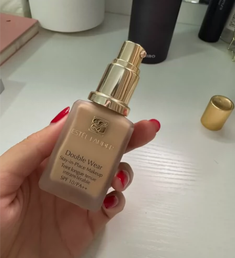 DW粉底液，色号2C0，买来用了两次，不太...