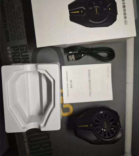 真我酷冷散热背夹Neo手机散热器冰封半导体...