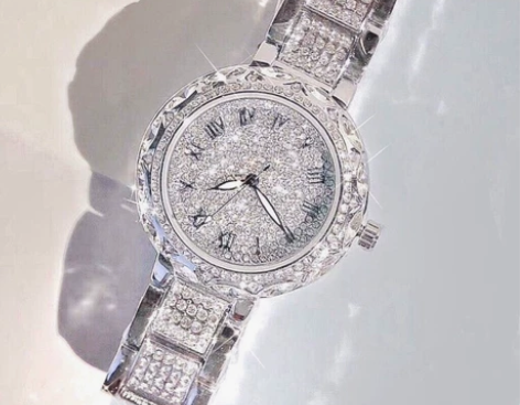 （低价处理）全新 阿玛尼满天星女表 最后两...