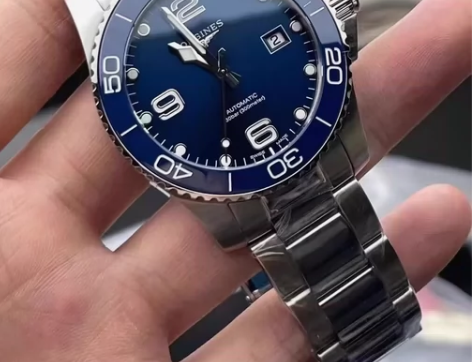 浪琴手表男款康卡斯机械潜水黑盘，个人很喜欢...