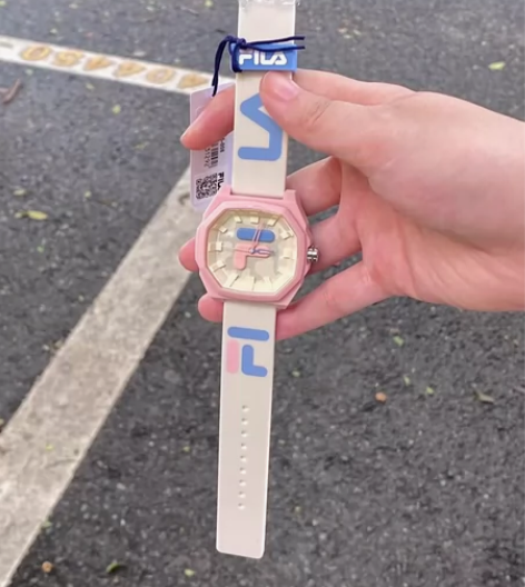 全新（正品未拆封）FILA斐乐手表女时尚休...