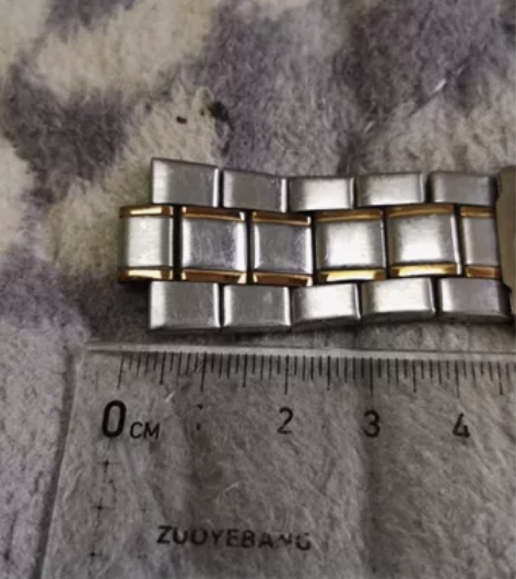 二手天王牌表链配件，一侧接口缺件，按图发货...