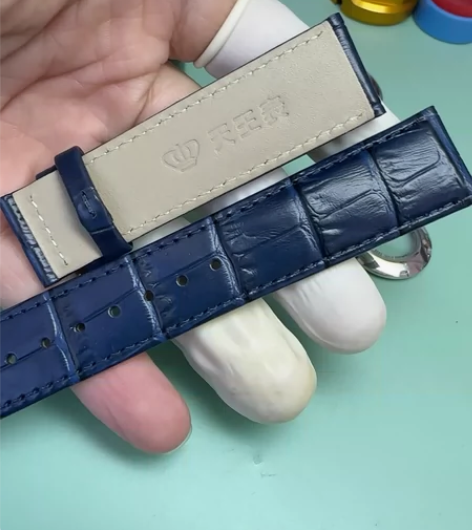 天王皮表带天王轮时代系列皮表带直降100元...