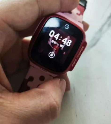 小天才儿童电话手表 D3 型号是w2028...