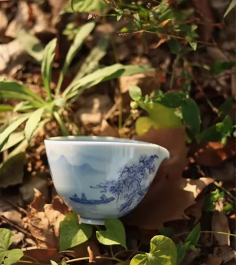 用舍青花山水內绘金鹤公道杯 伴山伴水伴云烟...