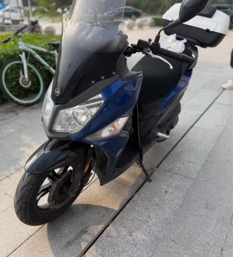 r300机车山洋牌 有手续无牌照 低价出售...