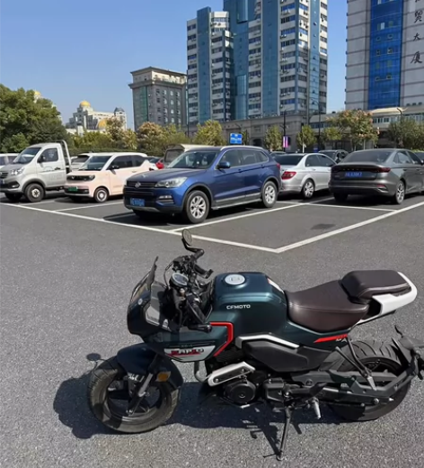 出一台自用xo狒狒，23年一手车，安全行驶...