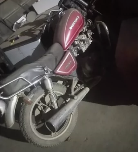 铃木太子，摩托车11年的，个人一手，本人购...