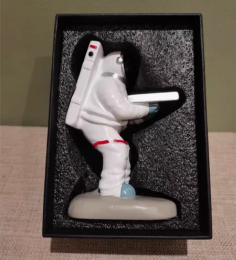 SEIKO手表架子创意摆件表托宇航员表托，...