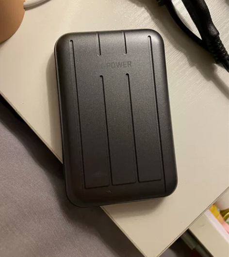 科沃magsafe磁吸充电宝，几乎全新，购...