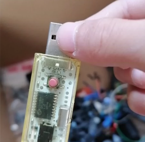 航模模拟器，有30多种模拟器，用这个都能玩...