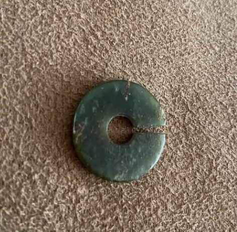 上周至东周或更早一些，地方玉料制，那时群雄...