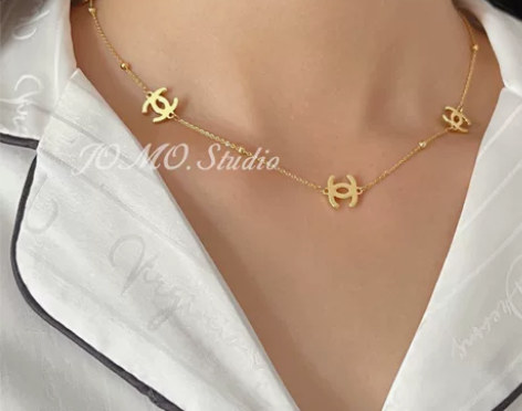 「倾城之恋」 小香LOGO项链  小众中高...