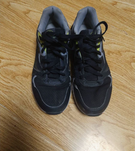 361度男士运动鞋，42码的，保正品，没有...