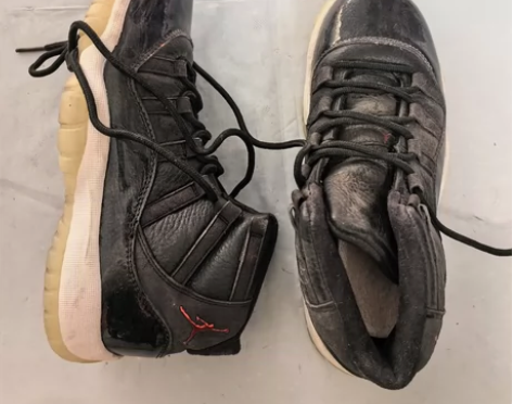 乔丹女37.5码aj13系列女黑色高帮篮球...