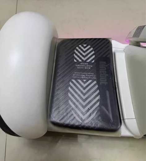 九号平衡车95新原车膜都在，没有学会现在卖...