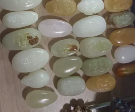 新疆和田玉，山料、天山料，且末料，黄口料手...