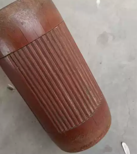 竹笔筒一个，尺寸品相如图。欢迎交流。 感兴...