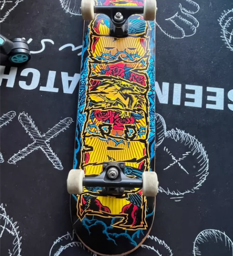 DBH滑板初学者青少年成人儿童男女生刷街公...