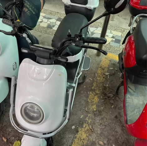 雅迪电动自行车，电瓶车一辆。上牌2年，成色...