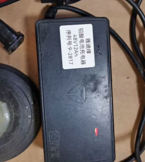 48V12Ah雅迪牌铅酸电池充电器，南京西...