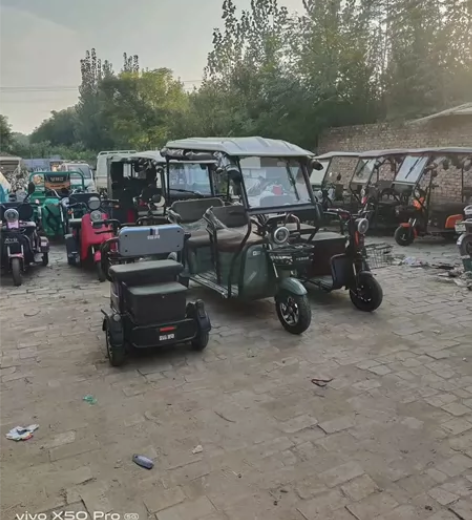 各品牌、各款型二手休闲三轮，八九新以上，数...