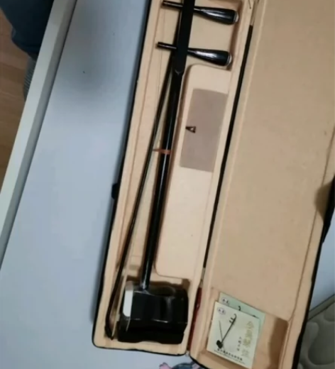 二胡一把相思鸟  黑檀木 感兴趣的话点“我...