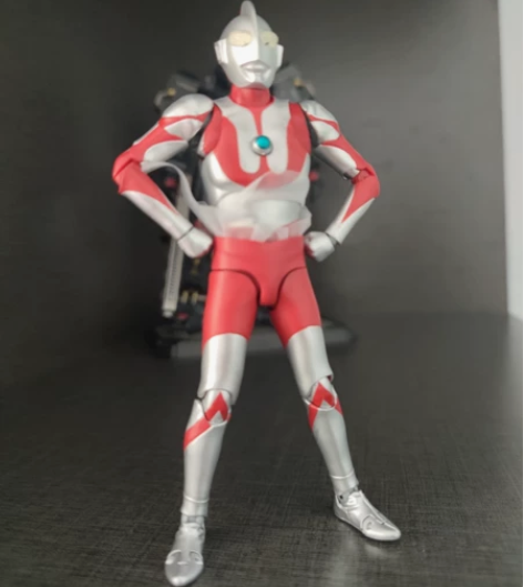 万代真骨雕初代，究极圆谷超兵器打包出，顺丰...