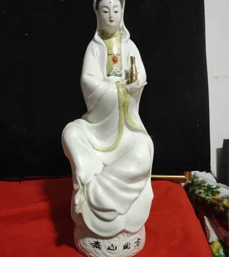 老瓷器摆件高30厘米,开脸好,工艺精湛,低...