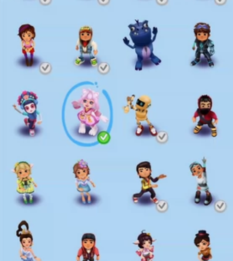 地铁跑酷账号 皮肤滑板背饰都挺多的 感兴趣...