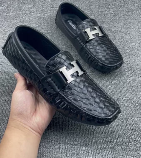 店铺到期处理几十双黑色编织男豆豆鞋休闲鞋子...