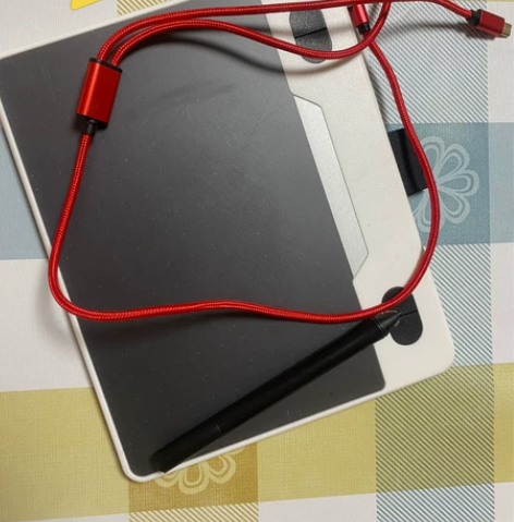 天敏数位板 不送笔 送防护包，数据线明显使...