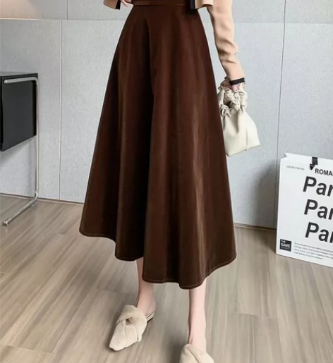 这个是棕色裙全新因本人腰围太小，衣柜放不下...