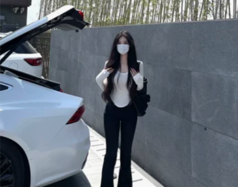 POET WONG b入款微喇牛仔喇叭裤长...