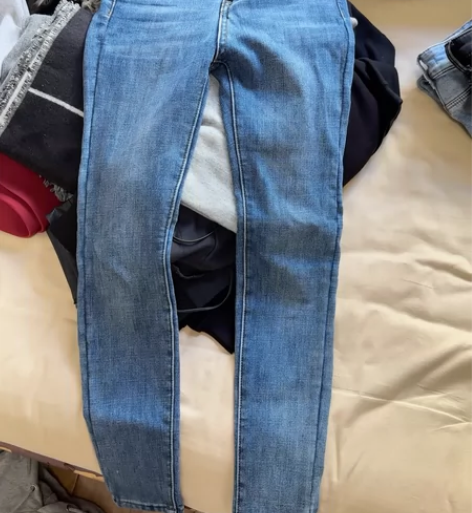 蓝色加绒牛仔裤，铅笔裤！M码！几乎全新！闲...