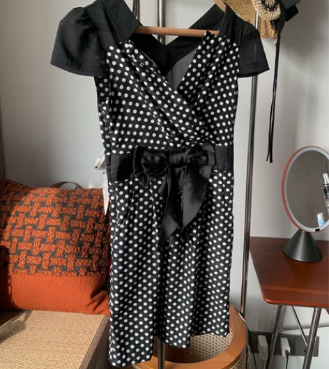 腰身66的样子，xxs，外贸店里买来的，立...