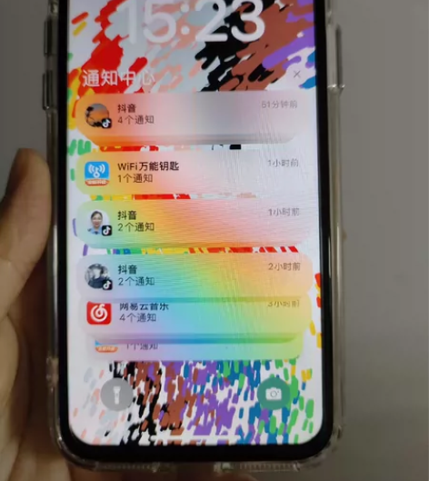 本人女大 出一台自用苹果X  64g  广...