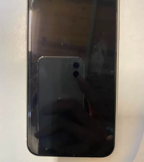自用iPhone11白色，京东入手国行12...