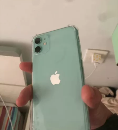 苹果11wifi版 带面容 64g 在家里...