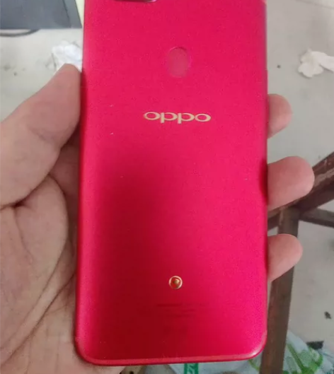oppo r11s手机 外屏裂,贴了钢化膜...