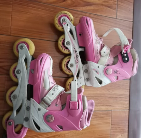 儿童轮滑鞋，旱冰鞋，粉色，能用，成色不好，...