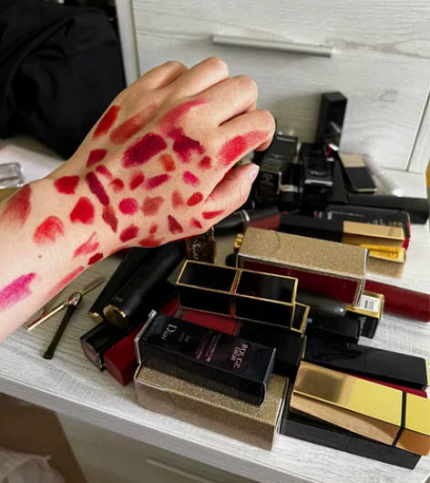 包邮！口红拆盲盒啦！！一直爱买口红，太多了...